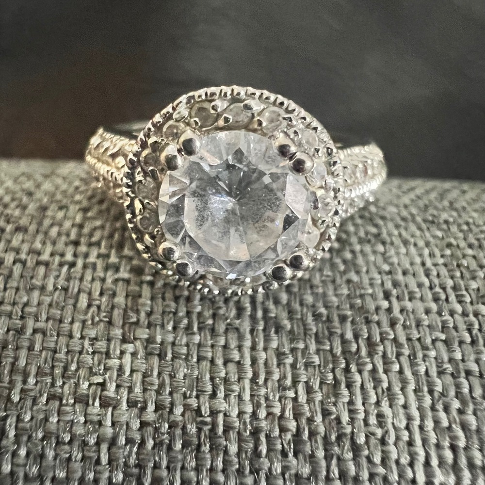 Silver Tone Faux Diamond Halo‎ Statement Ring Size 8 Regal Y2K